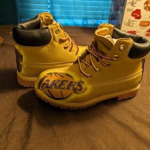 L.A Lakers youth sz2 boots